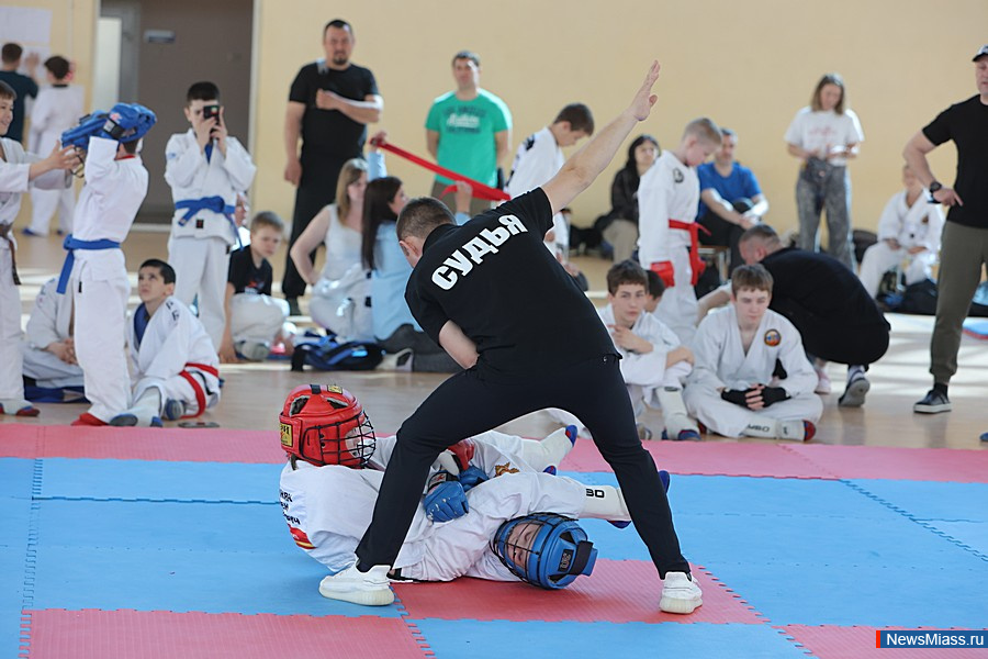 � ������ ������ ������ ������ �� ���������� ����������� ���. � ������������� ������� ������� ����� 100 ����������� �� ����������, ������, �������� � �����