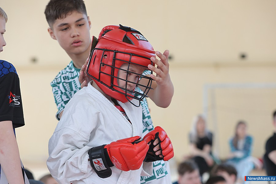 � ������ ������ ������ ������ �� ���������� ����������� ���. � ������������� ������� ������� ����� 100 ����������� �� ����������, ������, �������� � �����