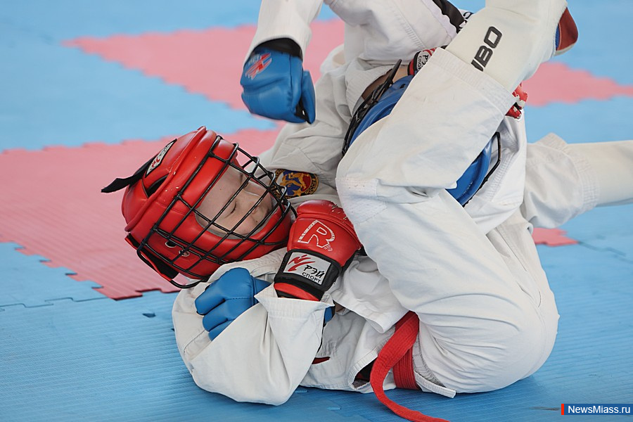 � ������ ������ ������ ������ �� ���������� ����������� ���. � ������������� ������� ������� ����� 100 ����������� �� ����������, ������, �������� � �����