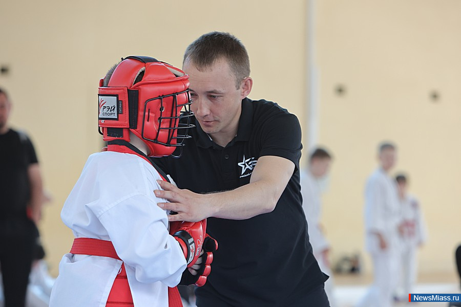 � ������ ������ ������ ������ �� ���������� ����������� ���. � ������������� ������� ������� ����� 100 ����������� �� ����������, ������, �������� � �����