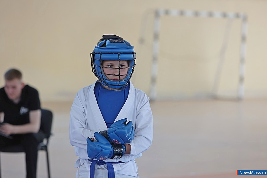 � ������ ������ ������ ������ �� ���������� ����������� ���. � ������������� ������� ������� ����� 100 ����������� �� ����������, ������, �������� � �����