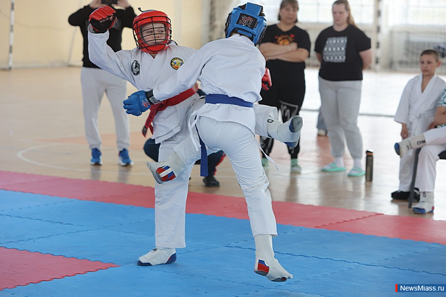 � ������ ������ ������ ������ �� ���������� ����������� ���. � ������������� ������� ������� ����� 100 ����������� �� ����������, ������, �������� � �����