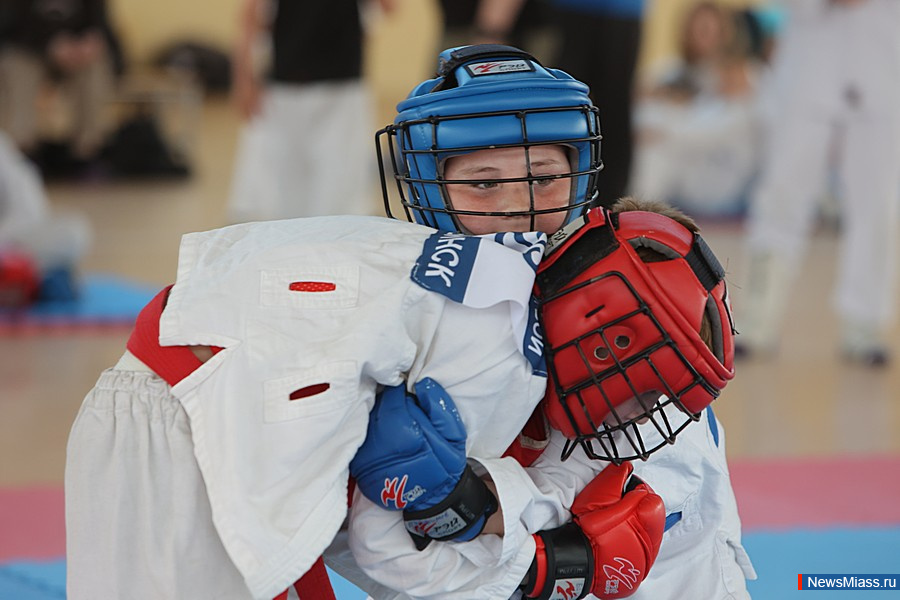 � ������ ������ ������ ������ �� ���������� ����������� ���. � ������������� ������� ������� ����� 100 ����������� �� ����������, ������, �������� � �����