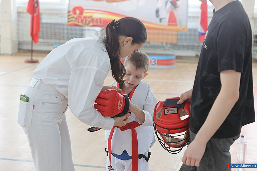 � ������ ������ ������ ������ �� ���������� ����������� ���. � ������������� ������� ������� ����� 100 ����������� �� ����������, ������, �������� � �����