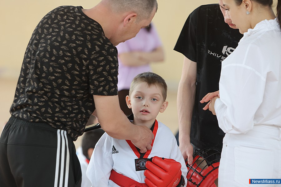 � ������ ������ ������ ������ �� ���������� ����������� ���. � ������������� ������� ������� ����� 100 ����������� �� ����������, ������, �������� � �����