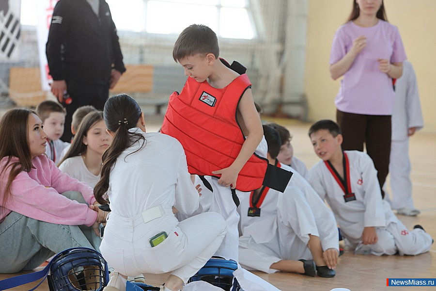 � ������ ������ ������ ������ �� ���������� ����������� ���. � ������������� ������� ������� ����� 100 ����������� �� ����������, ������, �������� � �����