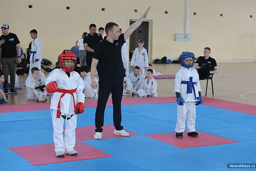 � ������ ������ ������ ������ �� ���������� ����������� ���. � ������������� ������� ������� ����� 100 ����������� �� ����������, ������, �������� � �����