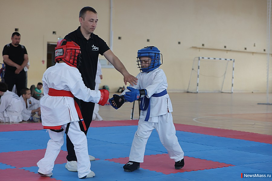 � ������ ������ ������ ������ �� ���������� ����������� ���. � ������������� ������� ������� ����� 100 ����������� �� ����������, ������, �������� � �����