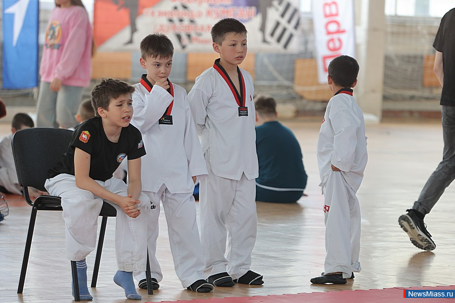 � ������ ������ ������ ������ �� ���������� ����������� ���. � ������������� ������� ������� ����� 100 ����������� �� ����������, ������, �������� � �����