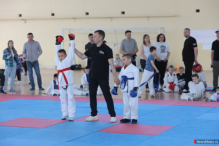 � ������ ������ ������ ������ �� ���������� ����������� ���. � ������������� ������� ������� ����� 100 ����������� �� ����������, ������, �������� � �����