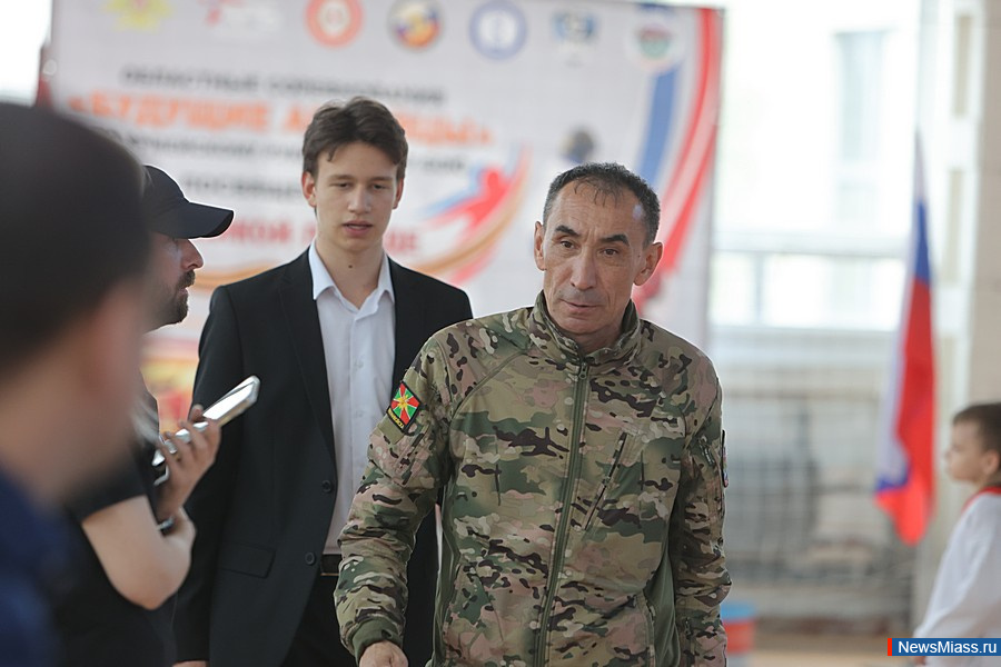 � ������ ������ ������ ������ �� ���������� ����������� ���. � ������������� ������� ������� ����� 100 ����������� �� ����������, ������, �������� � �����