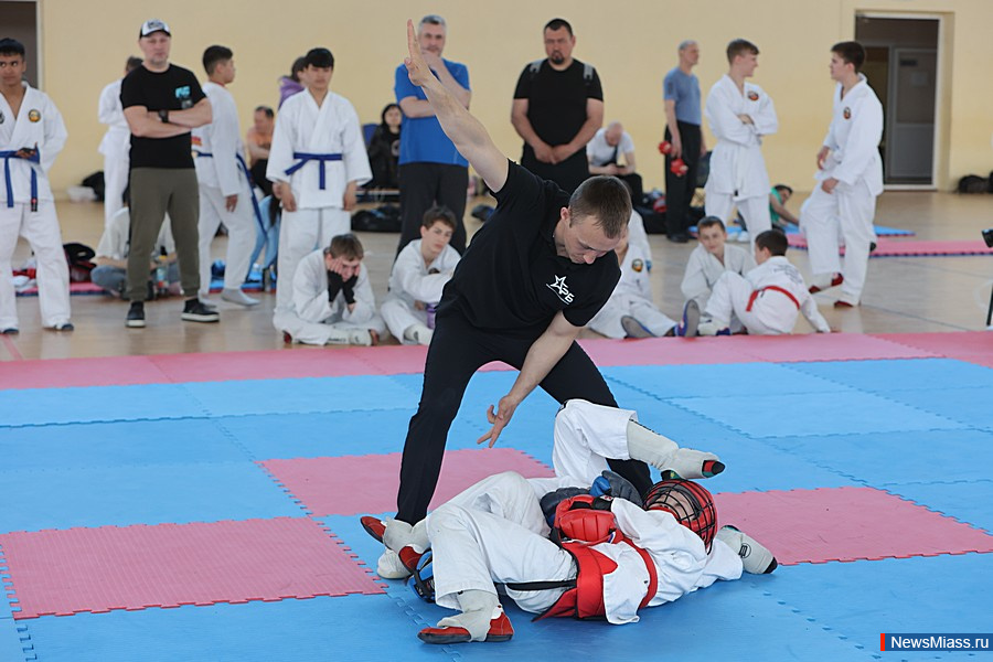 � ������ ������ ������ ������ �� ���������� ����������� ���. � ������������� ������� ������� ����� 100 ����������� �� ����������, ������, �������� � �����