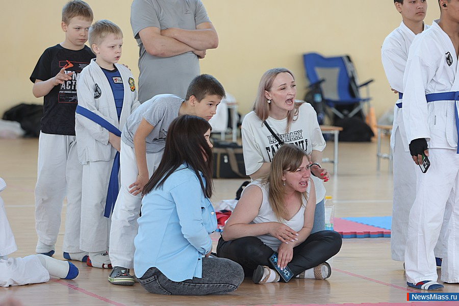 � ������ ������ ������ ������ �� ���������� ����������� ���. � ������������� ������� ������� ����� 100 ����������� �� ����������, ������, �������� � �����