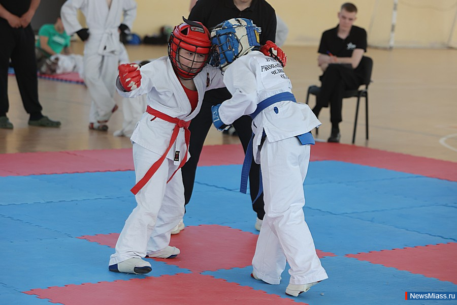 � ������ ������ ������ ������ �� ���������� ����������� ���. � ������������� ������� ������� ����� 100 ����������� �� ����������, ������, �������� � �����