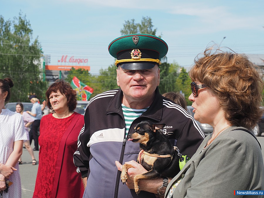    . .    ,           ,    ,   