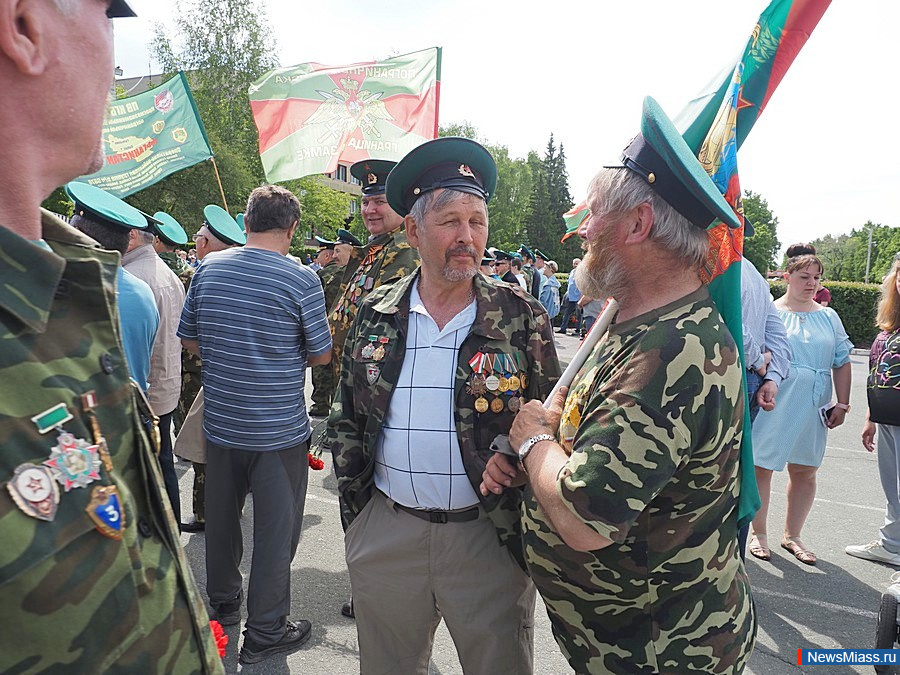    . .    ,           ,    ,   