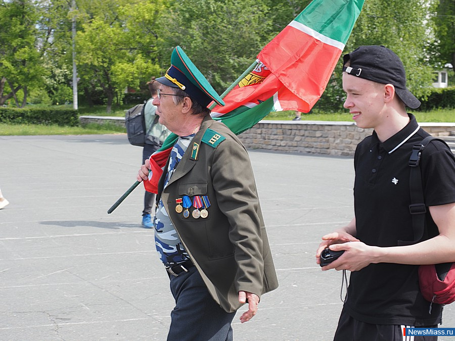    . .    ,           ,    ,   