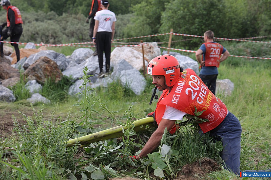 " -2025" .        ""