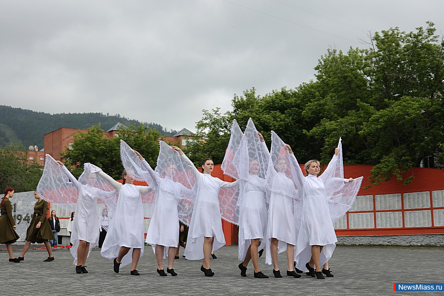     ,    .               " "