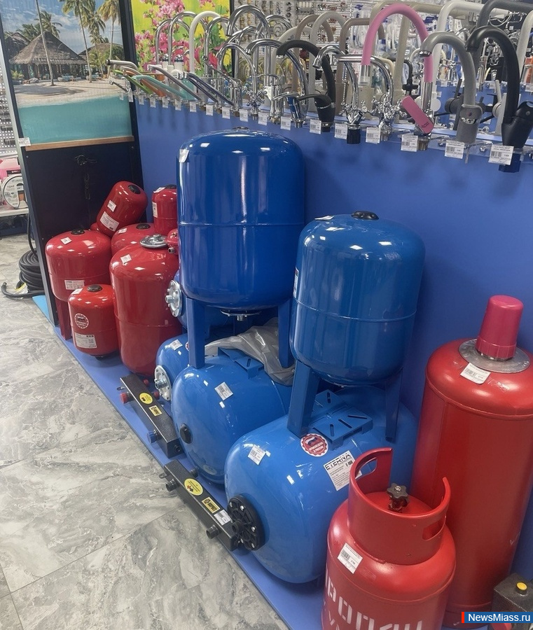 "H2O":      .  "H2O"            