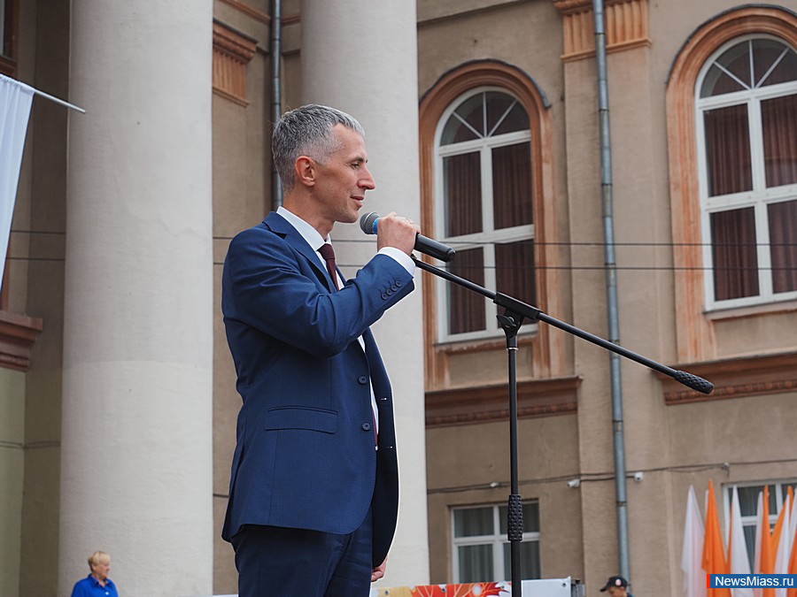 ������ ������������ ������ � ������. ������������� ����� "����" ������ ����������� ���������� ��� �������� � ����� � ����� ��� ������