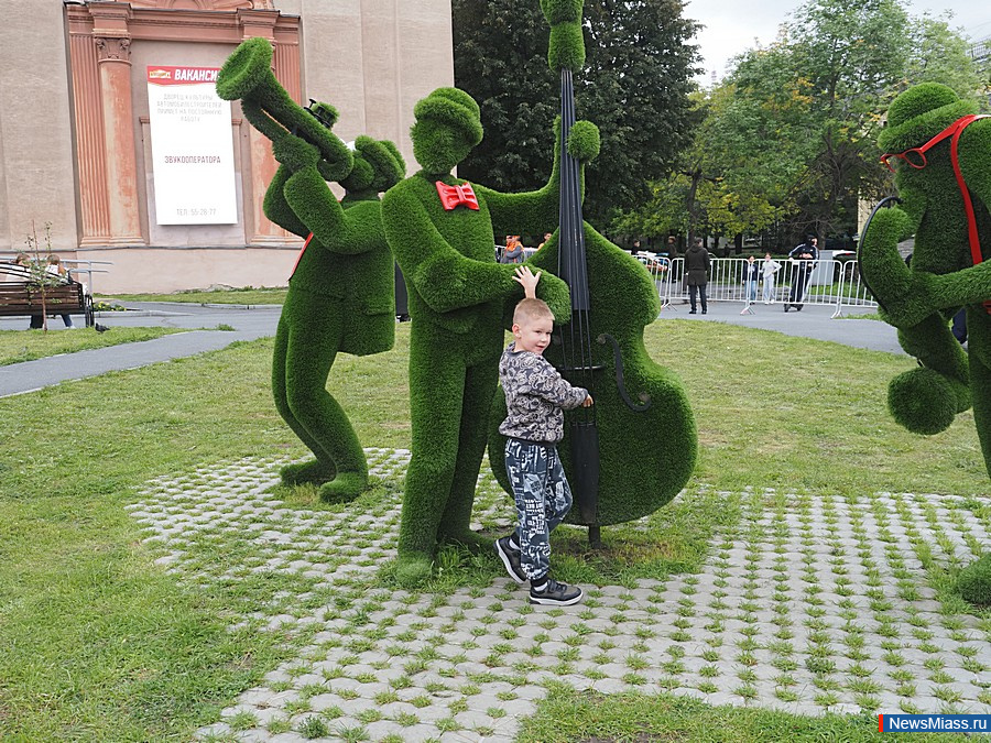 ������ ������������ ������ � ������. ������������� ����� "����" ������ ����������� ���������� ��� �������� � ����� � ����� ��� ������