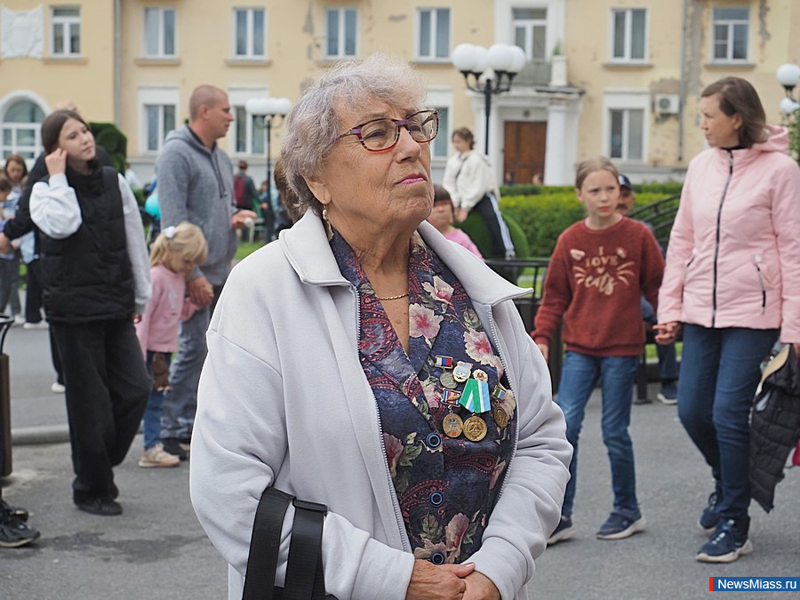 ������ ������������ ������ � ������. ������������� ����� "����" ������ ����������� ���������� ��� �������� � ����� � ����� ��� ������