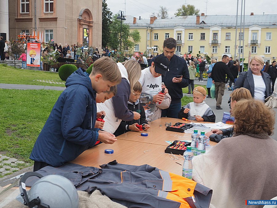 ������ ������������ ������ � ������. ������������� ����� "����" ������ ����������� ���������� ��� �������� � ����� � ����� ��� ������