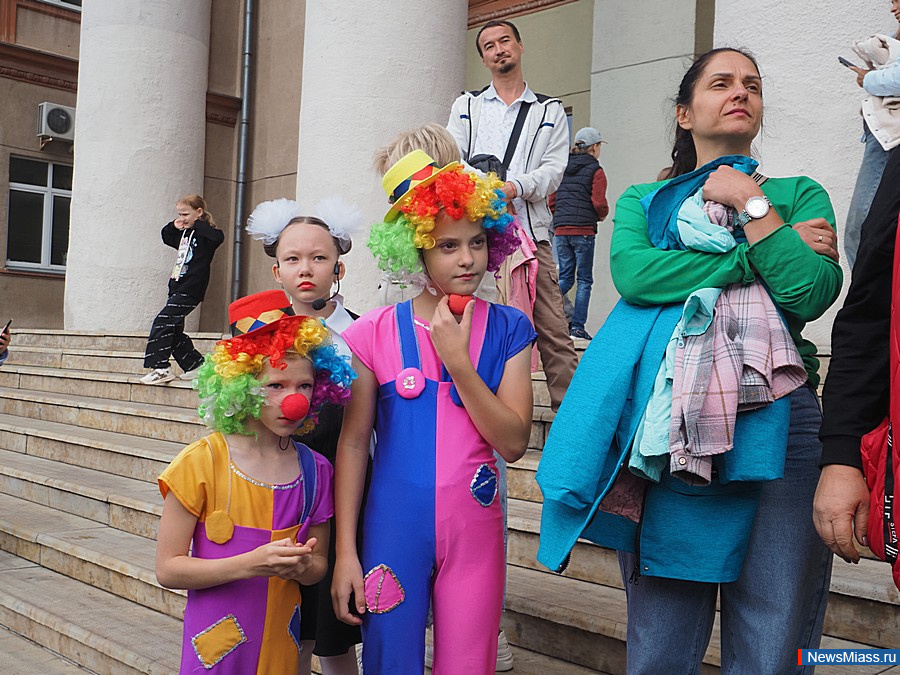 ������ ������������ ������ � ������. ������������� ����� "����" ������ ����������� ���������� ��� �������� � ����� � ����� ��� ������