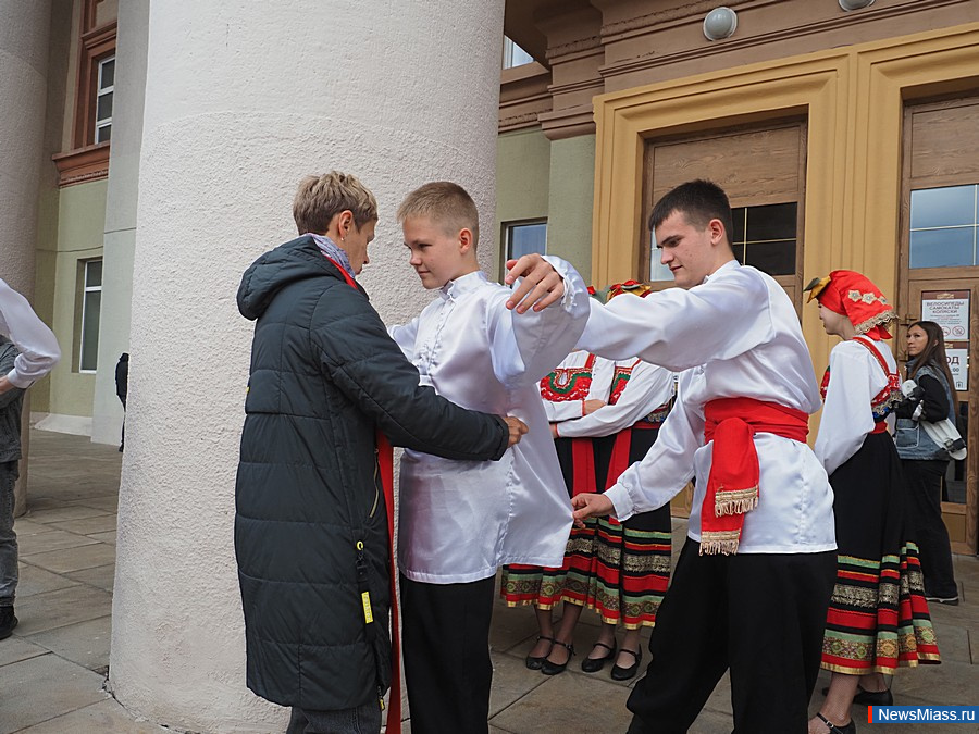 ������ ������������ ������ � ������. ������������� ����� "����" ������ ����������� ���������� ��� �������� � ����� � ����� ��� ������