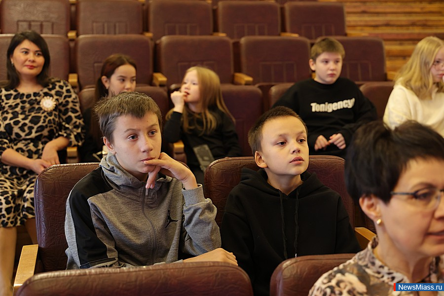 "����, ����������� �������, ������ � ������� � �����". ���������-���������������� ����� ��� ����� ������ ������� 30-������ ������