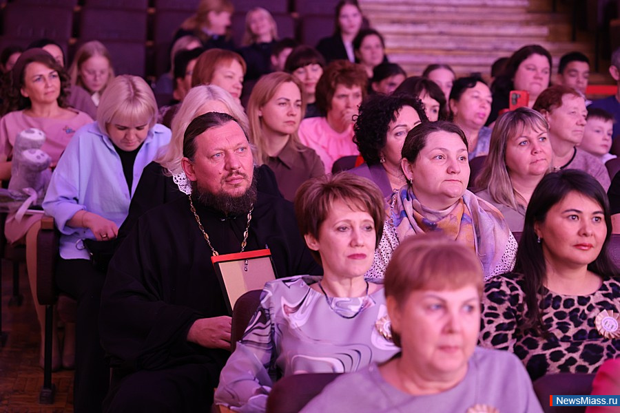 "����, ����������� �������, ������ � ������� � �����". ���������-���������������� ����� ��� ����� ������ ������� 30-������ ������