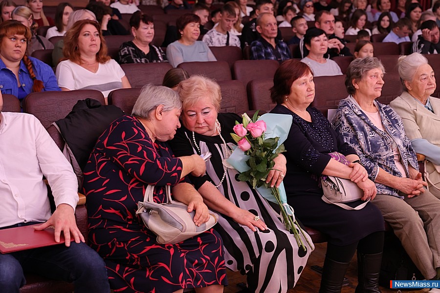 "����, ����������� �������, ������ � ������� � �����". ���������-���������������� ����� ��� ����� ������ ������� 30-������ ������