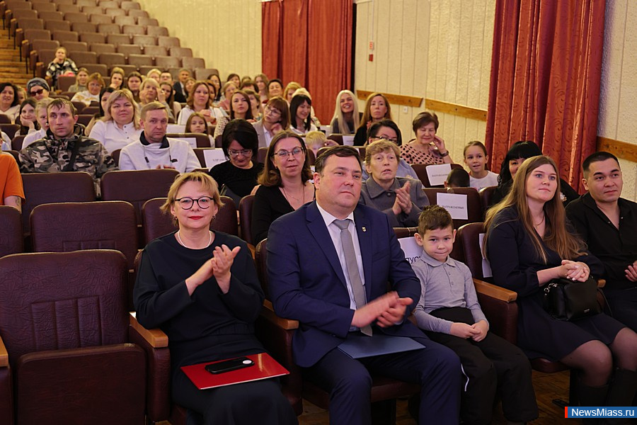 "����, ����������� �������, ������ � ������� � �����". ���������-���������������� ����� ��� ����� ������ ������� 30-������ ������