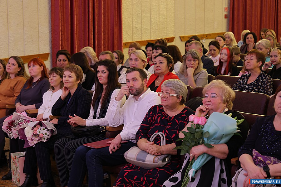 "����, ����������� �������, ������ � ������� � �����". ���������-���������������� ����� ��� ����� ������ ������� 30-������ ������