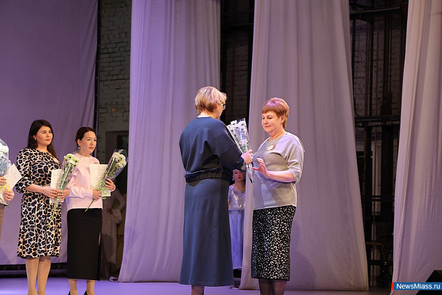 "����, ����������� �������, ������ � ������� � �����". ���������-���������������� ����� ��� ����� ������ ������� 30-������ ������