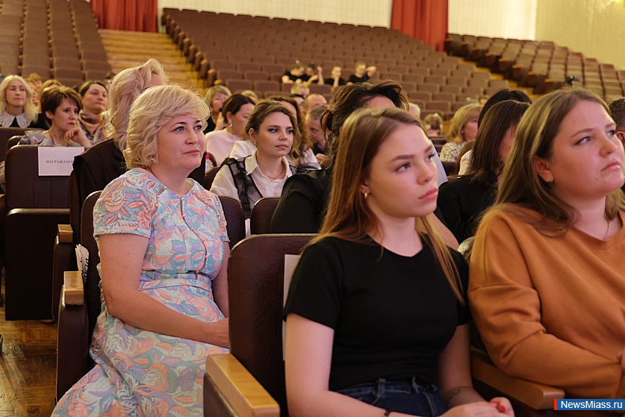 "����, ����������� �������, ������ � ������� � �����". ���������-���������������� ����� ��� ����� ������ ������� 30-������ ������