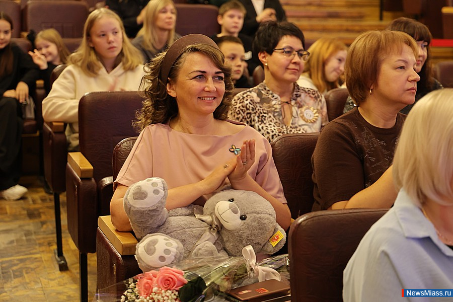 "����, ����������� �������, ������ � ������� � �����". ���������-���������������� ����� ��� ����� ������ ������� 30-������ ������