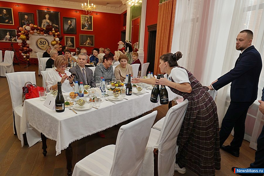 ������� ����� �������� � 1 ������ �������� 80-������ ������. ����������, ��� ������ ��������� �����������, � ����� ��� ������� ���������� ������� � ��� � 1 ������, ����� �� ������� ���������� ��������