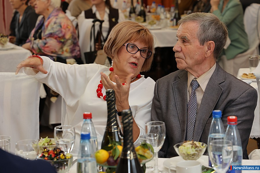 ������� ����� �������� � 1 ������ �������� 80-������ ������. ����������, ��� ������ ��������� �����������, � ����� ��� ������� ���������� ������� � ��� � 1 ������, ����� �� ������� ���������� ��������