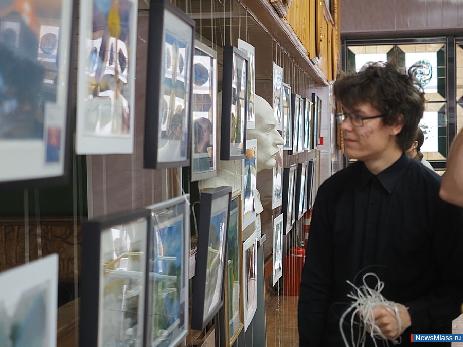 ������ "����������� � ��������" ���������� ��� ��������. �������� ��������, ��������� �� ������� ���������� ���������� ��������, ��������� � ����� ����������� �����������