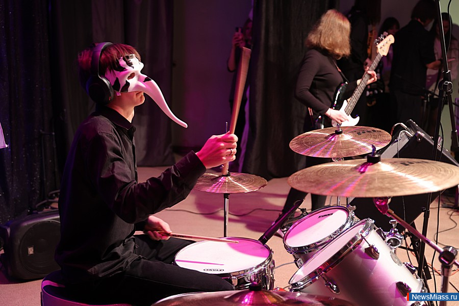 ��������� "�� ������� ������" ������ � ������. ������� ���� ��������� ���������� ����������, ��������� ��������� ���������� ��������� ����� � ������ ����������� �������