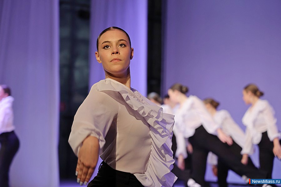       "ZOV ".          , ,    