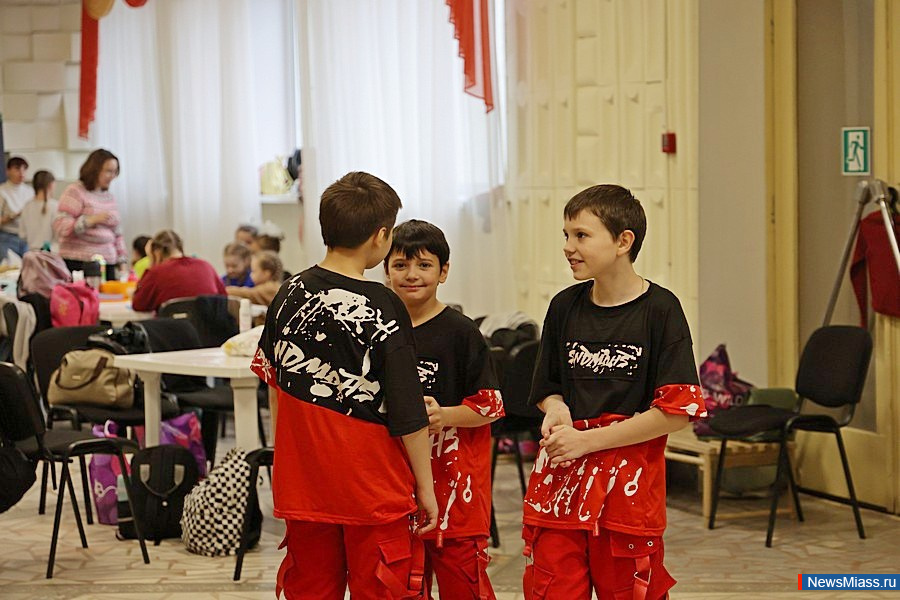       "ZOV ".          , ,    