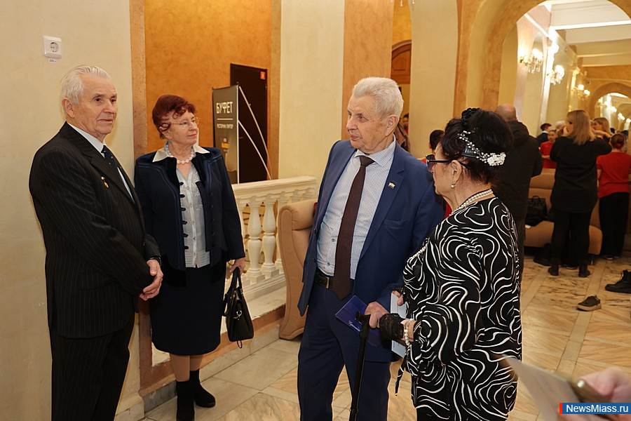      -     .  ,  252-     ,      