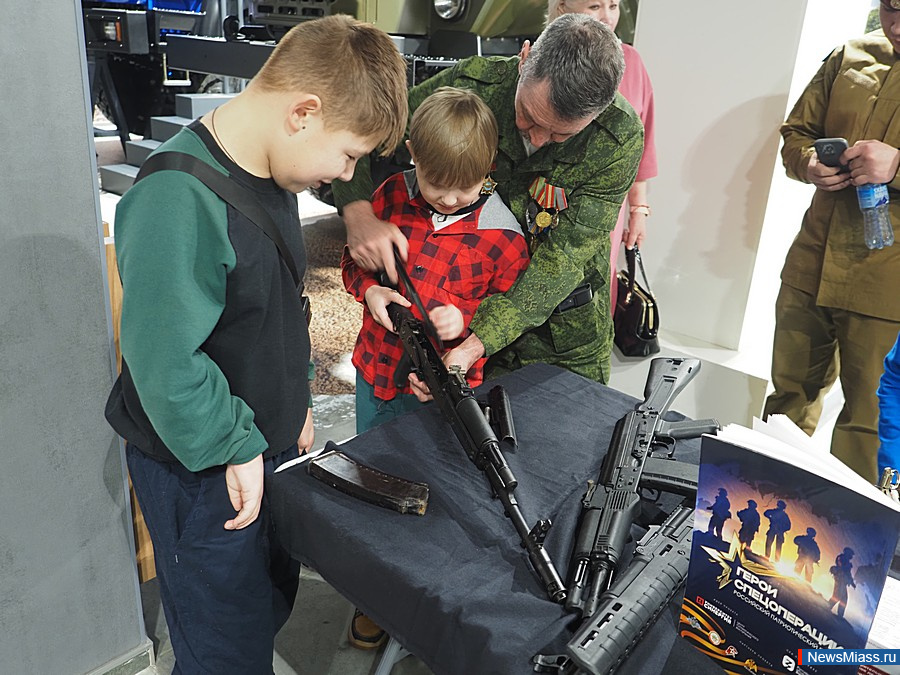 ������� "� ��������! � ��������! � �����!" ������ � ������. �����������, ����������� ��� ��������� ���������, ���������� �������� ����������� ����������, ���������� ������ � ������ ������