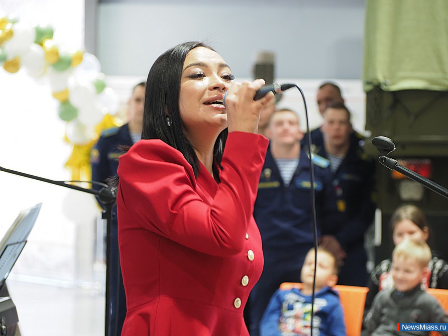 ������� "� ��������! � ��������! � �����!" ������ � ������. �����������, ����������� ��� ��������� ���������, ���������� �������� ����������� ����������, ���������� ������ � ������ ������