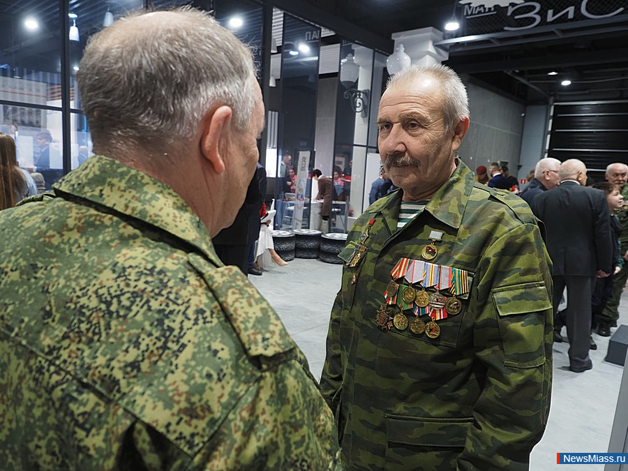 ������� "� ��������! � ��������! � �����!" ������ � ������. �����������, ����������� ��� ��������� ���������, ���������� �������� ����������� ����������, ���������� ������ � ������ ������