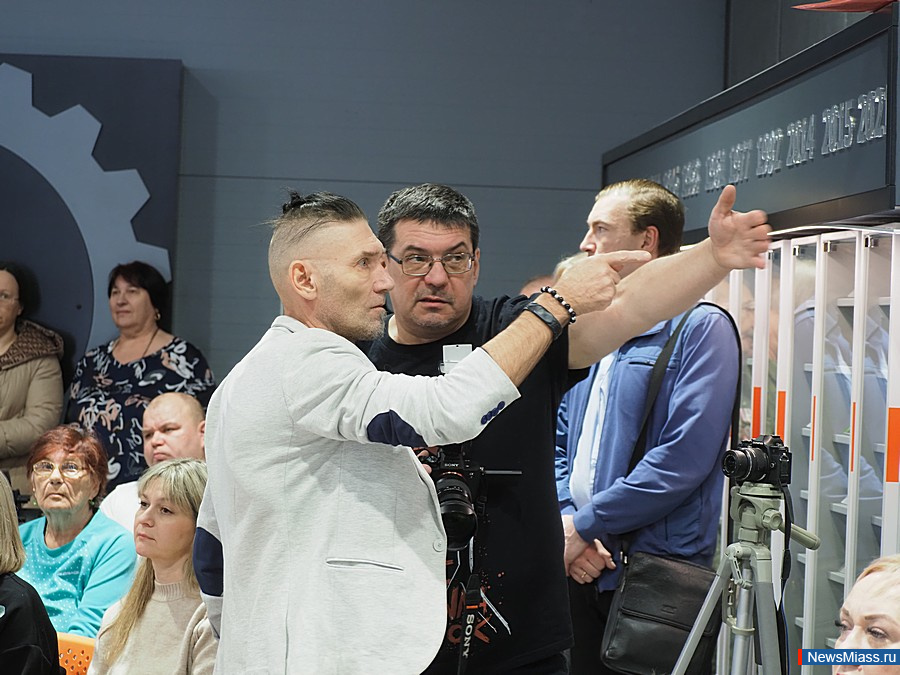 ������� "� ��������! � ��������! � �����!" ������ � ������. �����������, ����������� ��� ��������� ���������, ���������� �������� ����������� ����������, ���������� ������ � ������ ������