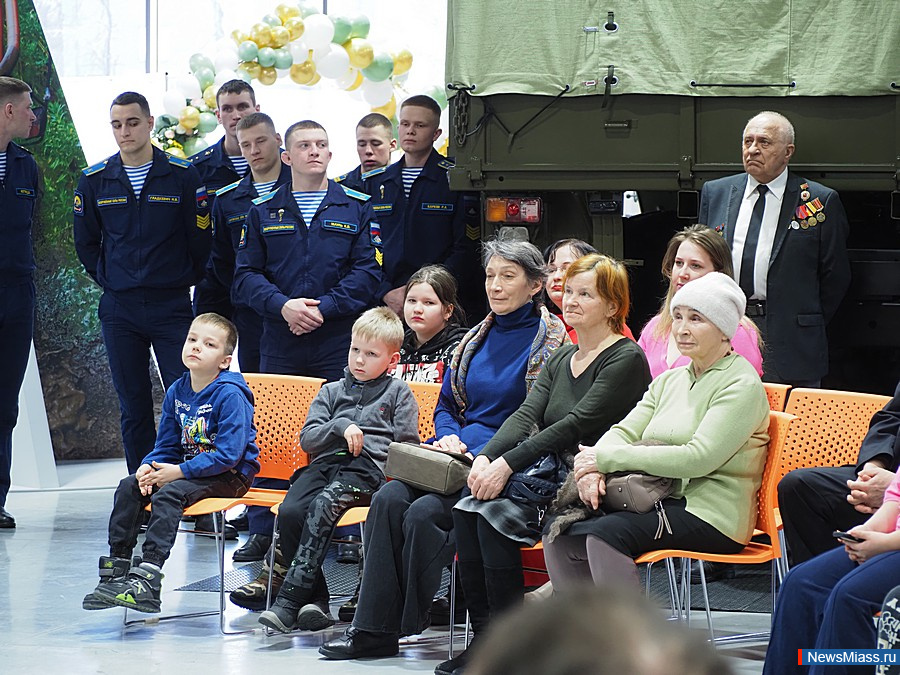 ������� "� ��������! � ��������! � �����!" ������ � ������. �����������, ����������� ��� ��������� ���������, ���������� �������� ����������� ����������, ���������� ������ � ������ ������